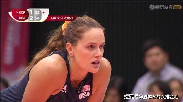 从校园初恋到社会相伴，他们炽热相爱，一路磕磕绊绊携手相伴……“明明相爱”版定档预告，展现更多“灿烂骄阳”8年爱情长跑里遭遇的重重现实难题，“我们遇见过也都喜欢过”，学生时代面对母亲的指责，周灿没有退缩坚定选择了余骄阳；“我们努力过也曾失望过”，步入社会后的工作压力令彼此分享欲逐渐丧失，周灿和余骄阳的爱情开始经历波折；“我们相爱过为何会分开”，当种种现实难题接踵而至，如此相爱的两人也不免动摇，陷入两难